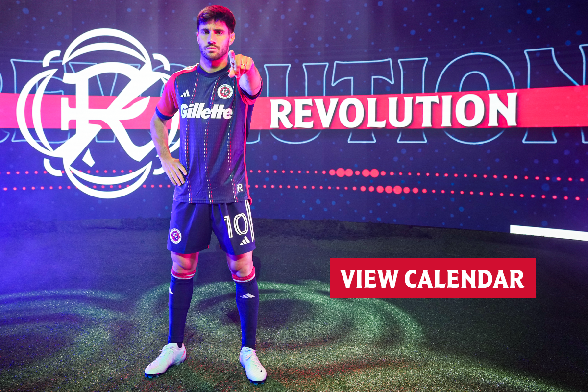 Carles Gil pointing at the camera with text that reads view calendar.